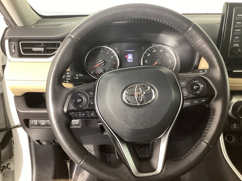 Used 2020 Toyota RAV4 XLE Premium AWD/4WD image 16