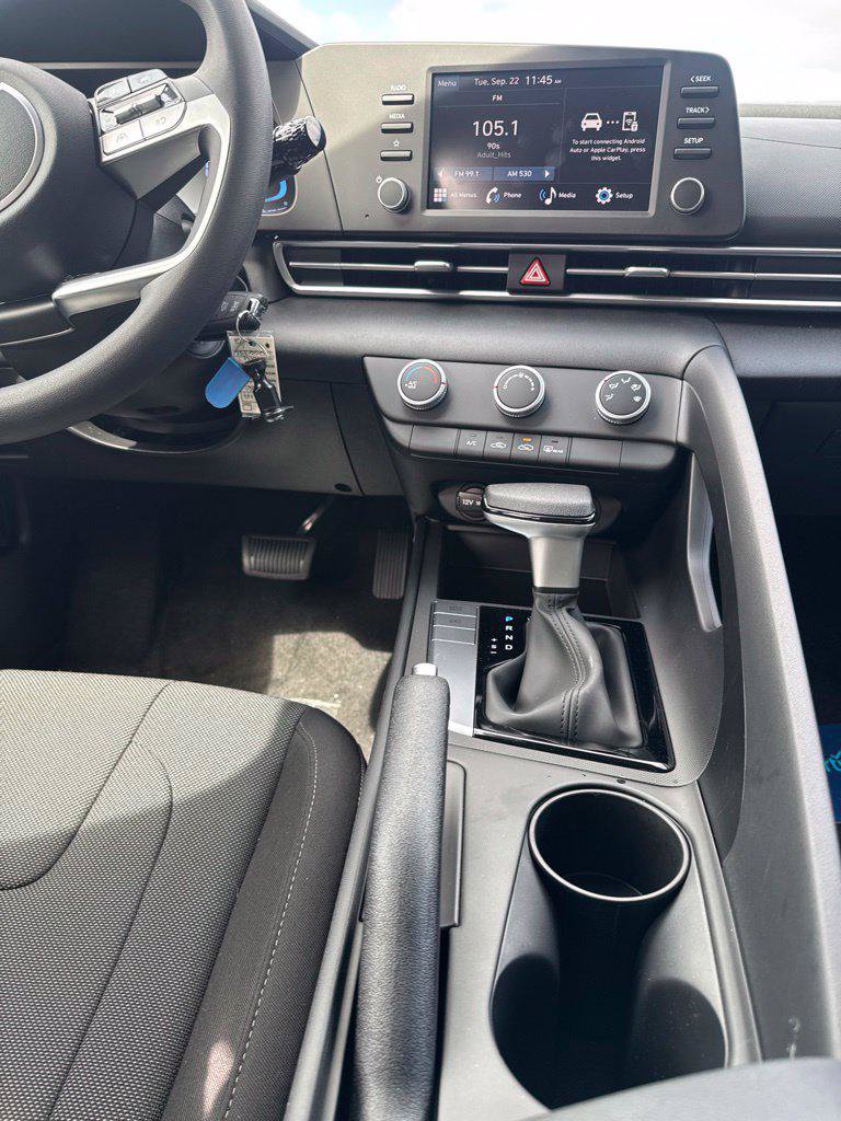 New 2026 Hyundai Elantra SE FWD image 23