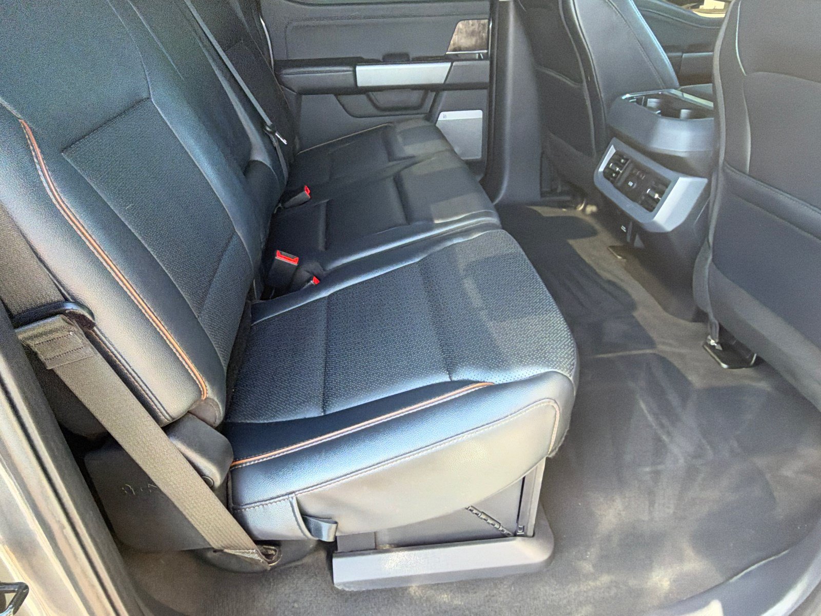 Used 2025 Ford F250 Lariat w/ FX4 Off-Road Package AWD/4WD image 15
