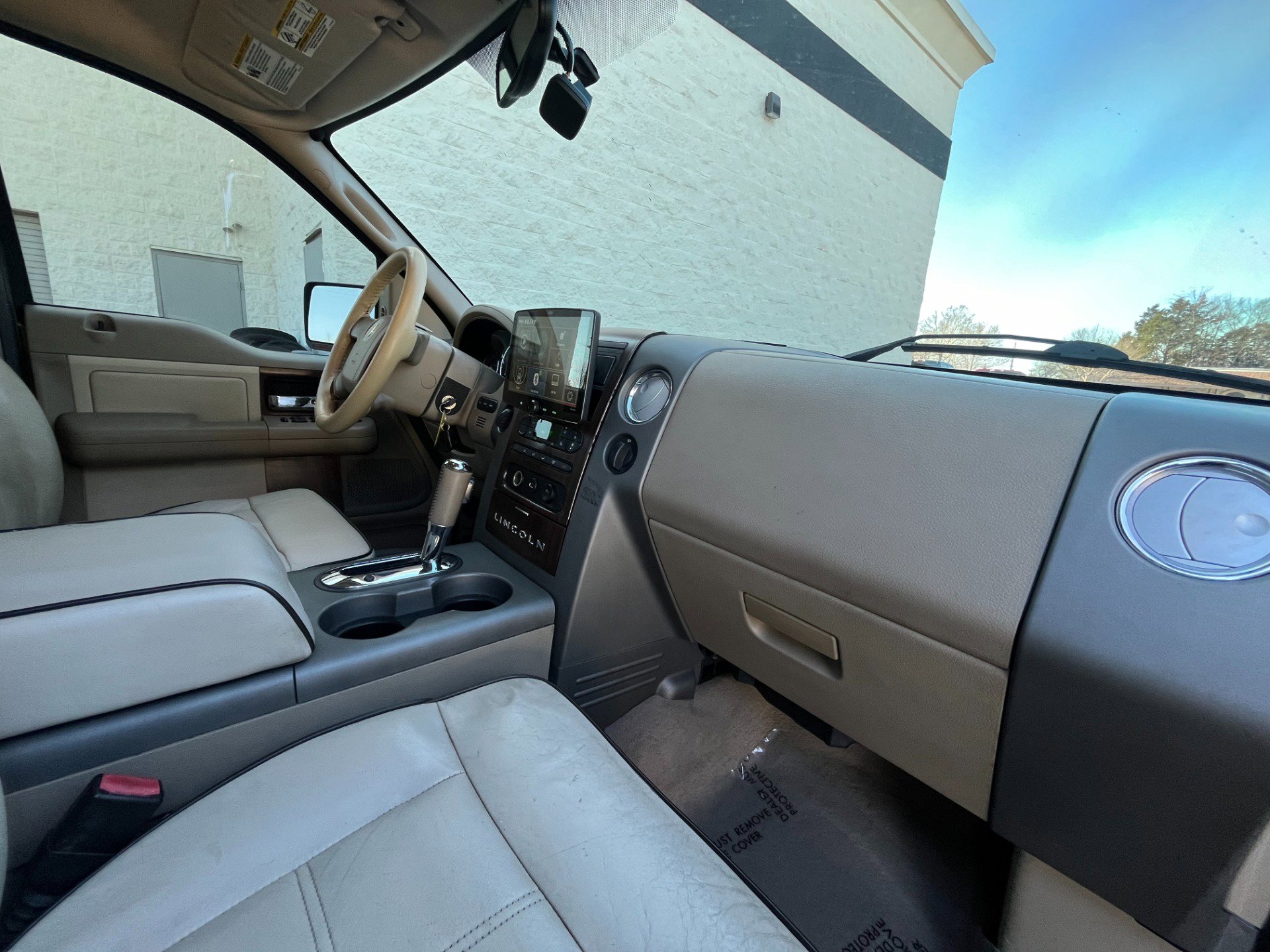 Used 2006 Lincoln Mark LT 4x4 image 25