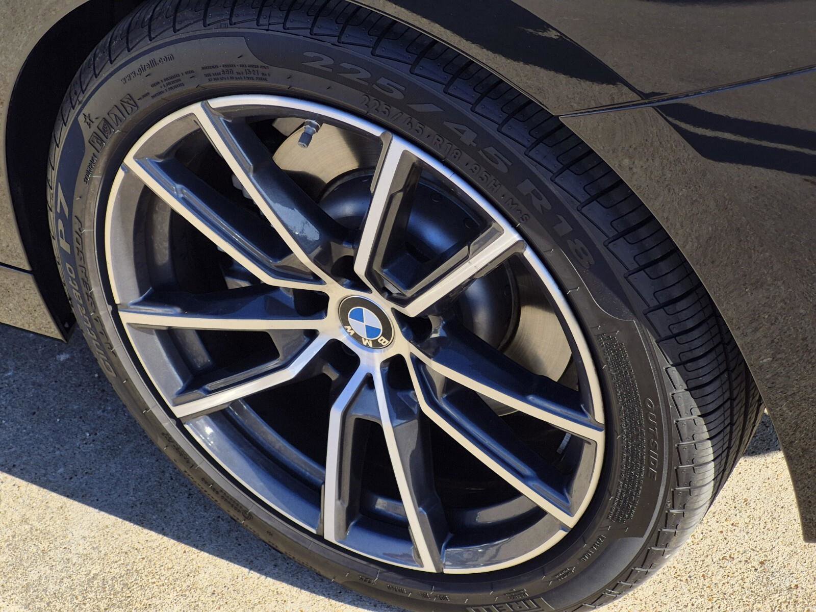 Certified 2025 BMW 230i 230i w/ Convenience Package image 7