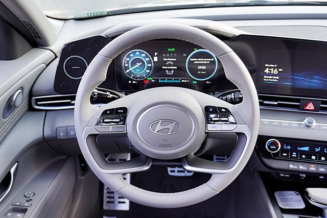 New 2026 Hyundai Elantra Sport FWD image 22
