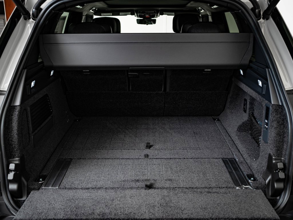 New 2026 Land Rover Range Rover SV image 19