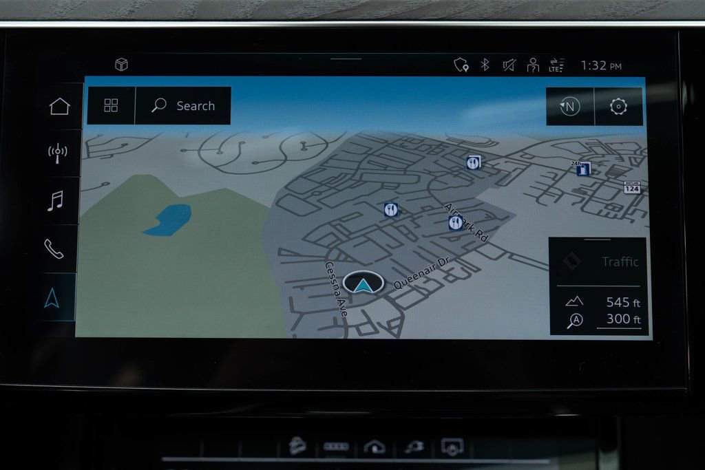 Used 2021 Audi e-tron Premium Plus w/ Premium Plus Package image 23