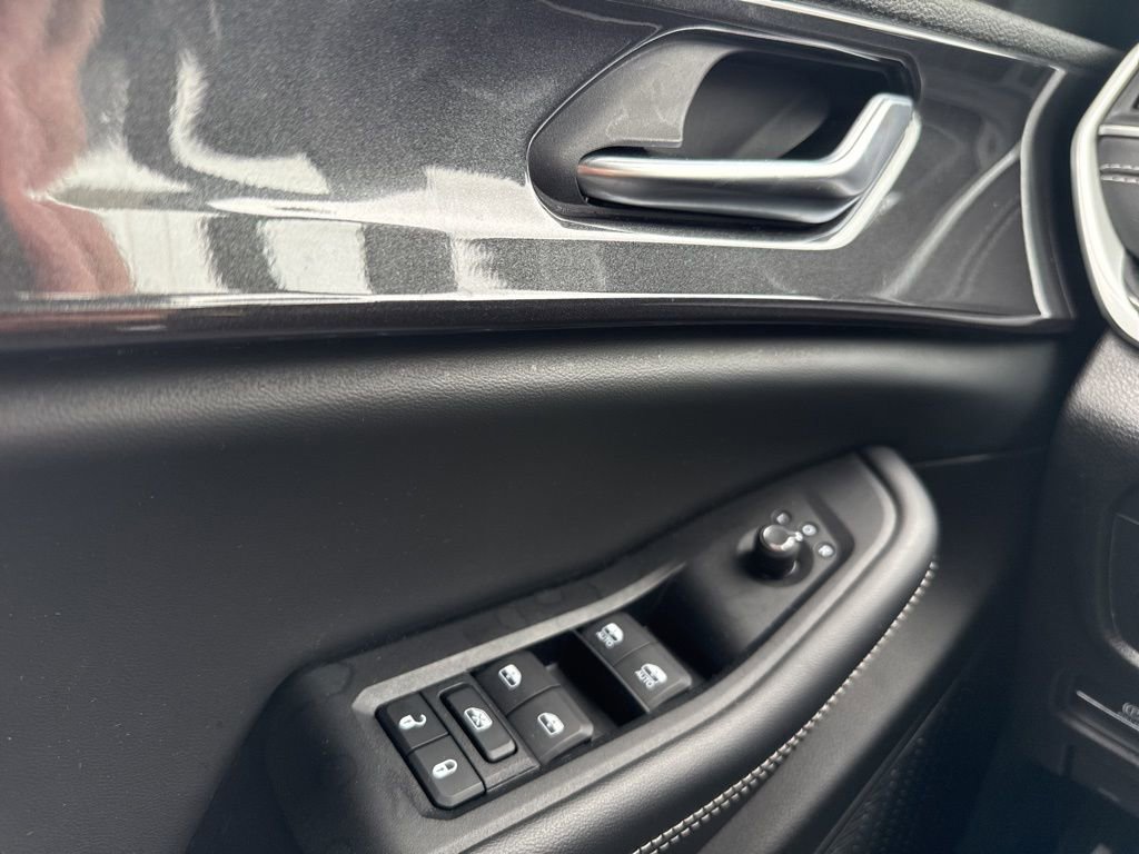 Certified 2023 Jeep Grand Cherokee Altitude image 25