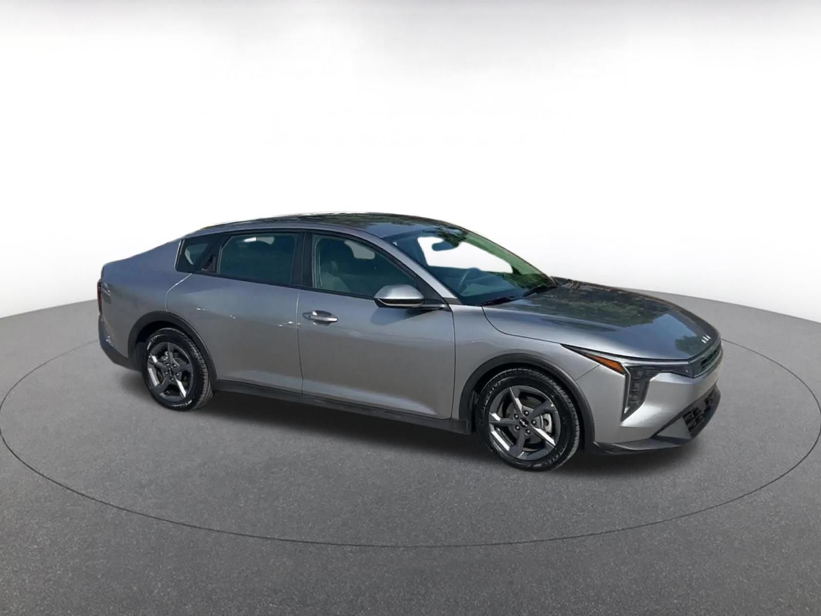 Used 2025 Kia K4 FWD image 2