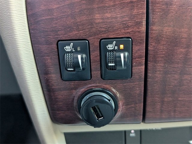 Used 2014 Toyota Sienna Limited image 21