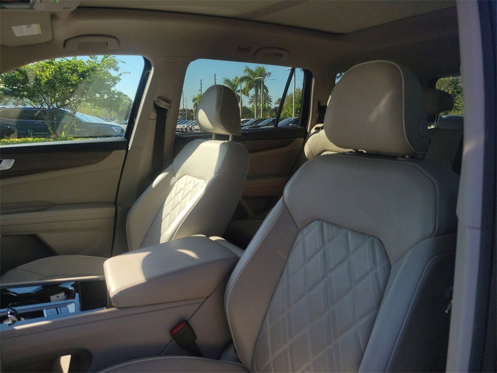 Used 2024 Volkswagen Atlas SEL Premium R-Line image 25