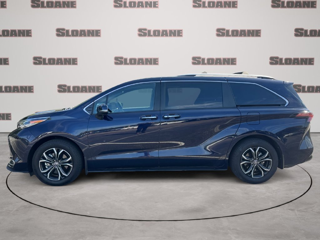 Used 2026 Toyota Sienna Platinum AWD/4WD image 2