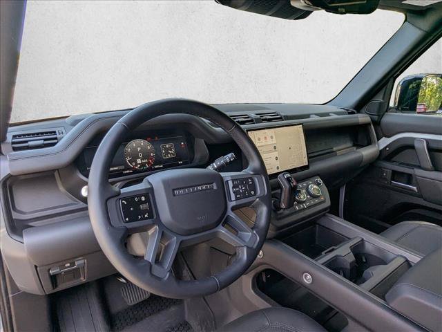 Used 2025 Land Rover Defender 110 X-Dynamic SE AWD/4WD image 9