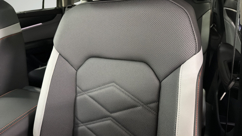 New 2026 Volkswagen Atlas Peak Edition AWD/4WD image 19