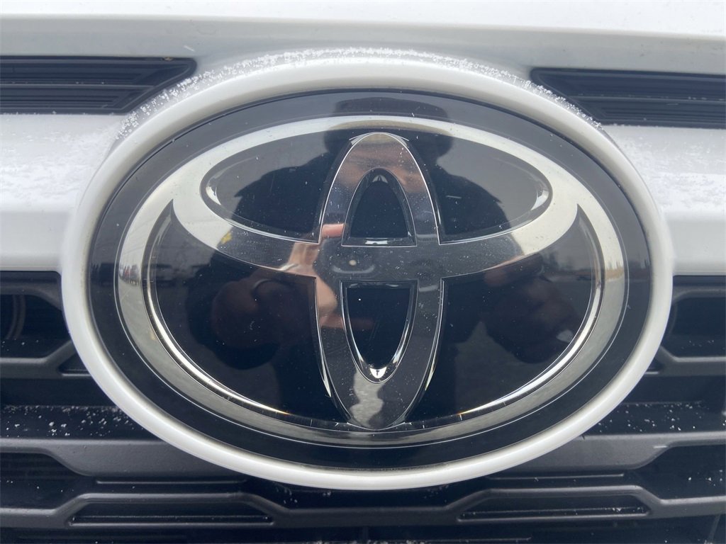 Used 2022 Toyota RAV4 LE image 30