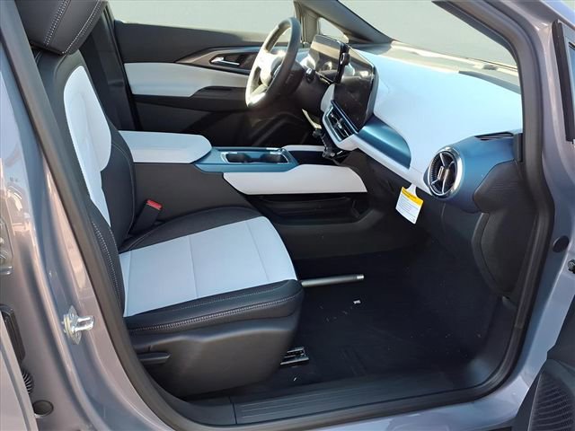 New 2026 Chevrolet Equinox EV LT image 18