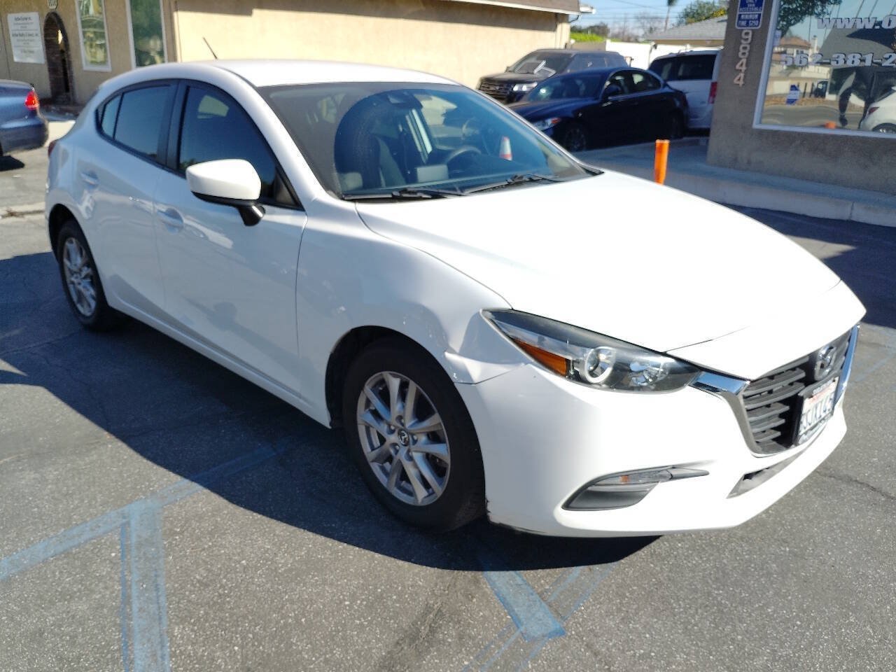 Used 2018 MAZDA MAZDA3 Sport FWD image 3
