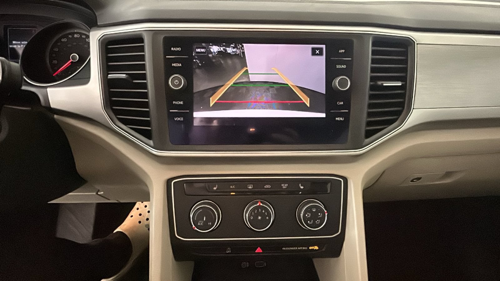 Used 2018 Volkswagen Atlas SE AWD/4WD image 30