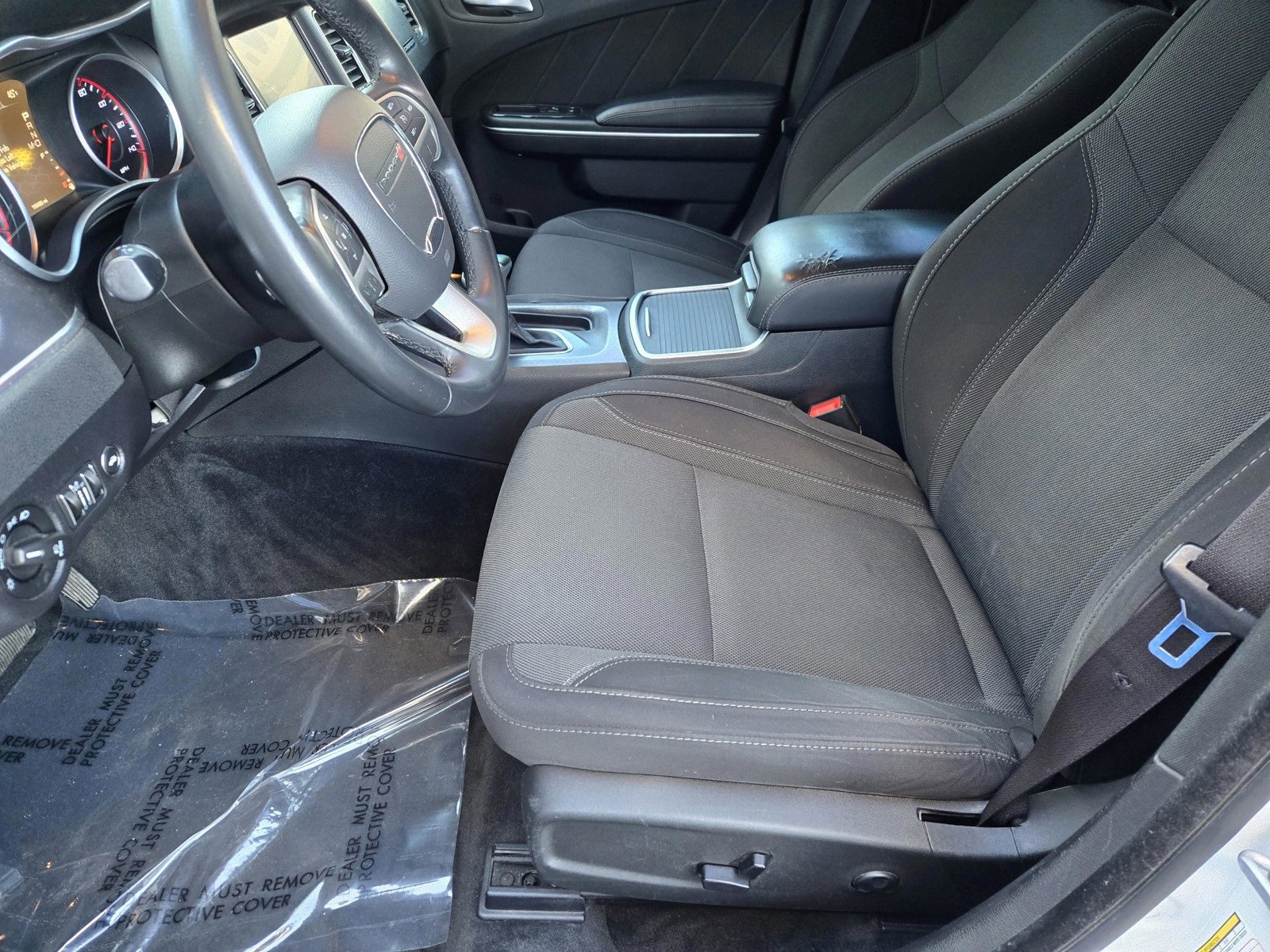 Used 2015 Dodge Charger SXT image 28