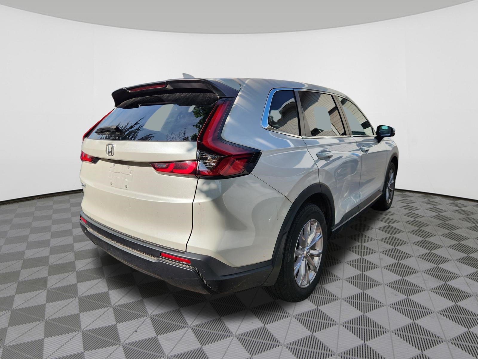 Used 2023 Honda CR-V EX image 4