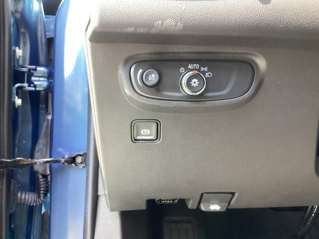 Used 2024 GMC Terrain SLE image 18