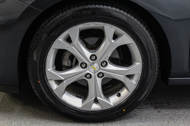 Used 2017 Chevrolet Cruze Premier FWD image 28
