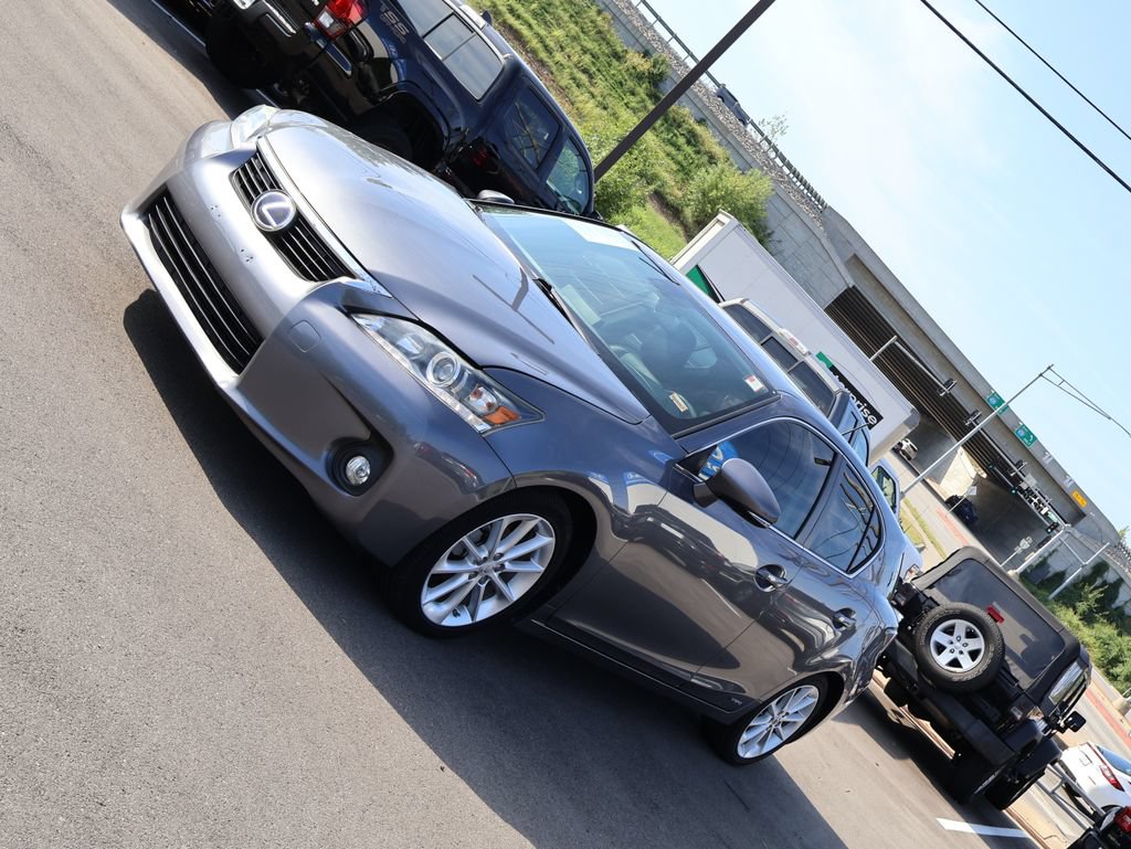 Used 2012 Lexus CT 200h Premium w/ Leather Pkg FWD image 3