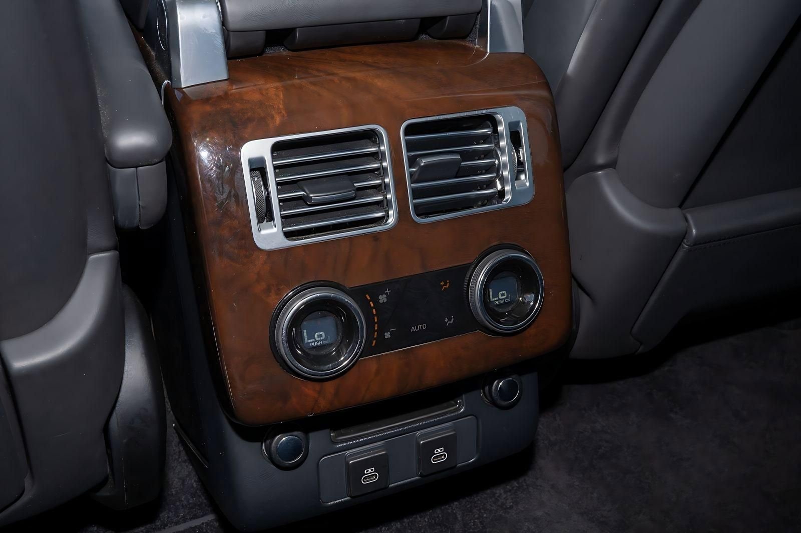 Used 2022 Land Rover Range Rover Westminster Edition image 19