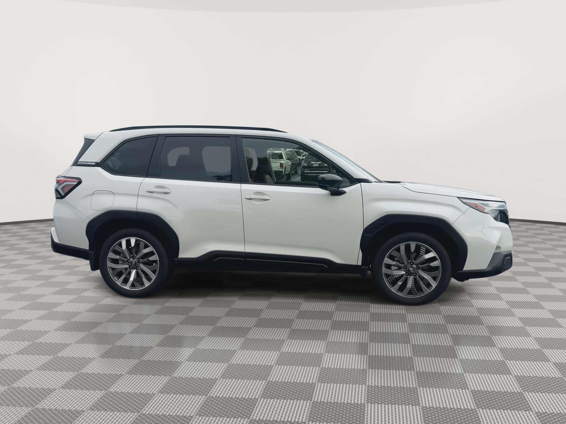 Used 2025 Subaru Forester Touring w/ Popular Package - Touring AWD/4WD image 9