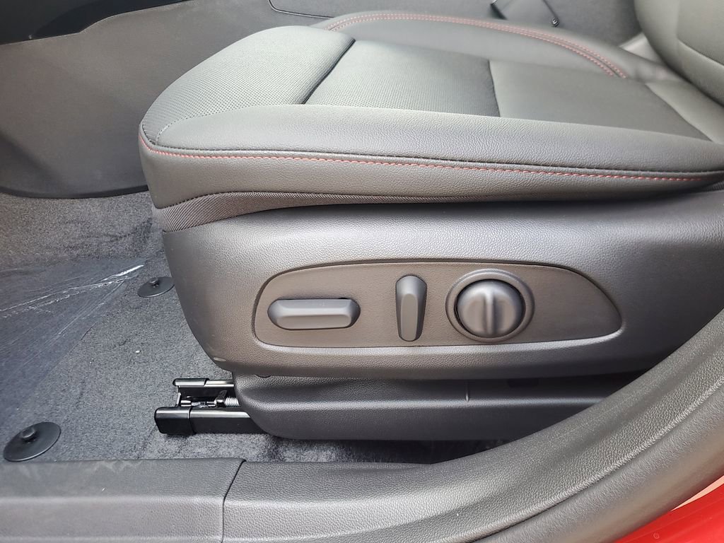 New 2026 Chevrolet Trax RS image 15