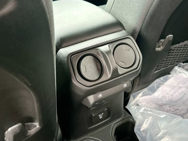 Used 2025 Jeep Gladiator Rubicon image 17