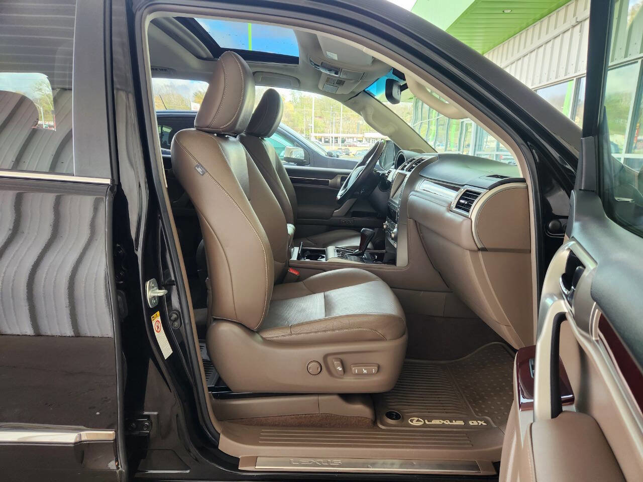 Used 2017 Lexus GX 460 Base AWD 4dr SUV image 20