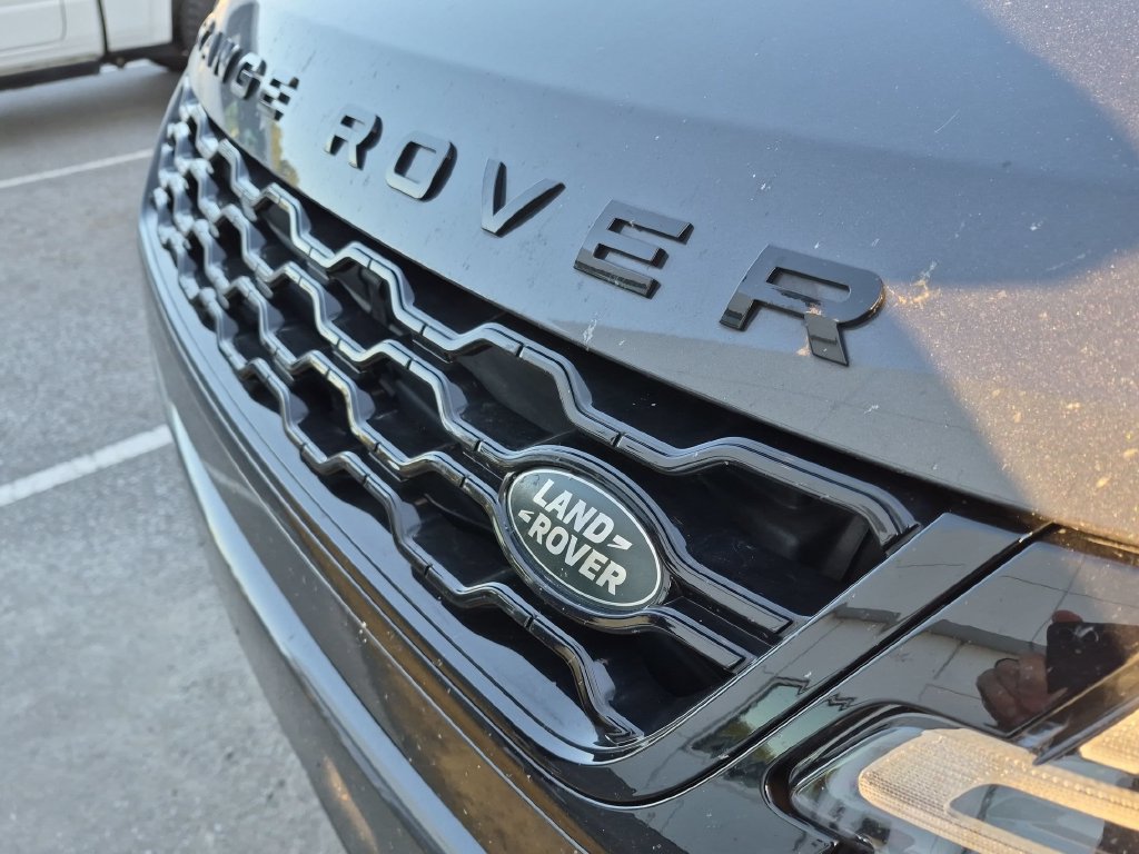 Used 2022 Land Rover Range Rover Evoque SE AWD/4WD image 14