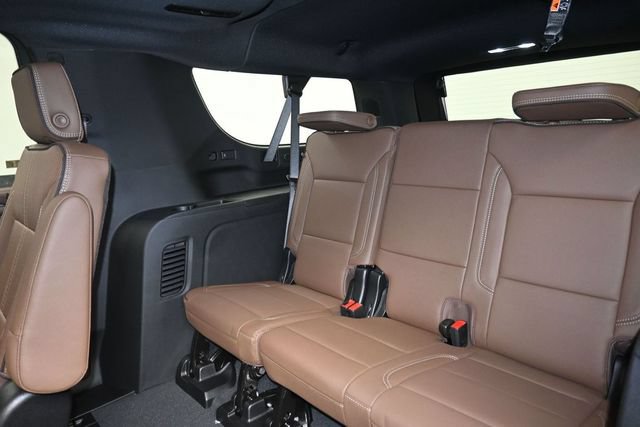New 2026 Chevrolet Suburban High Country w/ Sun And Tow Package AWD/4WD image 9