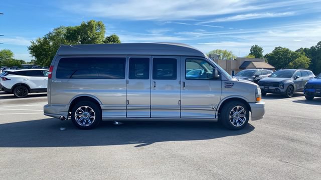 Used 2013 GMC Savana 2500 Extended RWD image 2