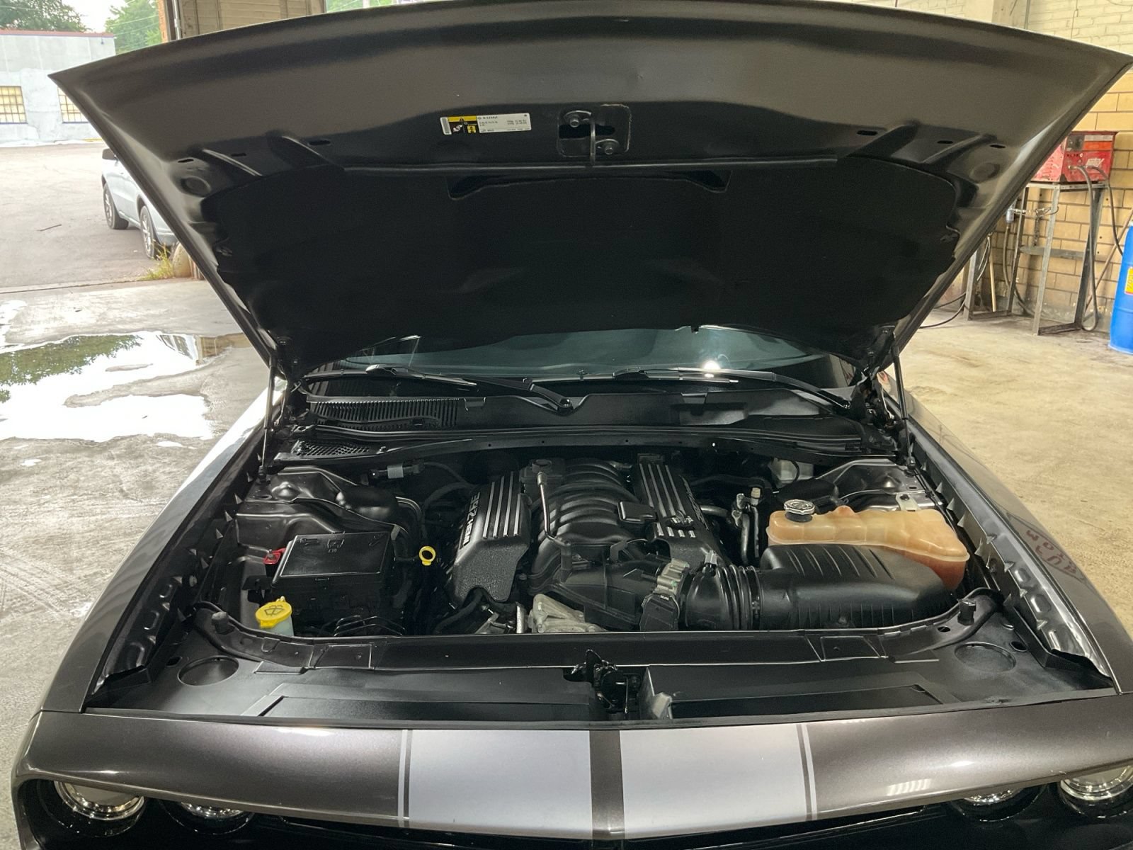 Used 2016 Dodge Challenger SRT w/ Technology Group RWD image 34