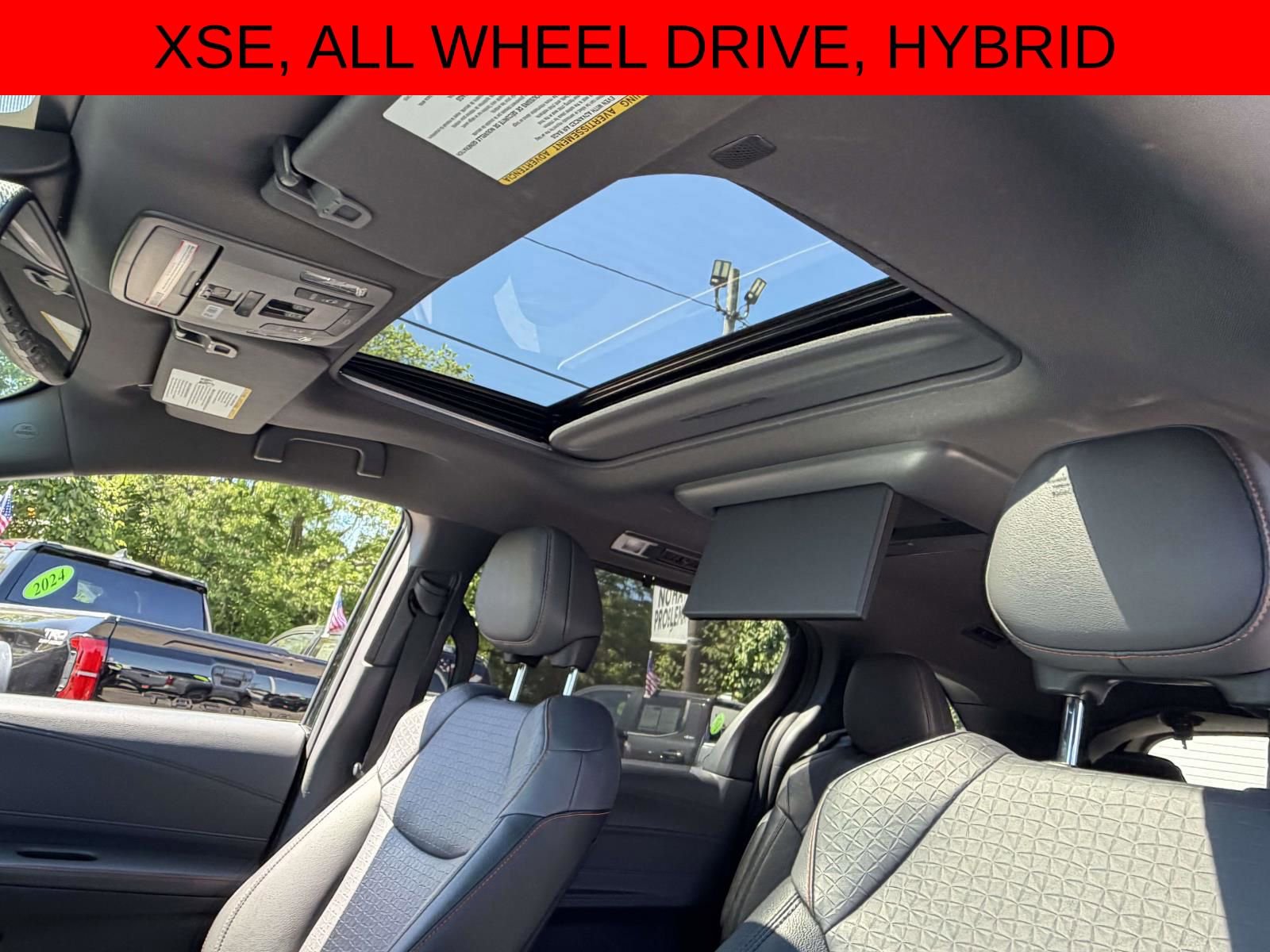 Used 2023 Toyota Sienna XSE w/ XSE Plus Package AWD/4WD image 22