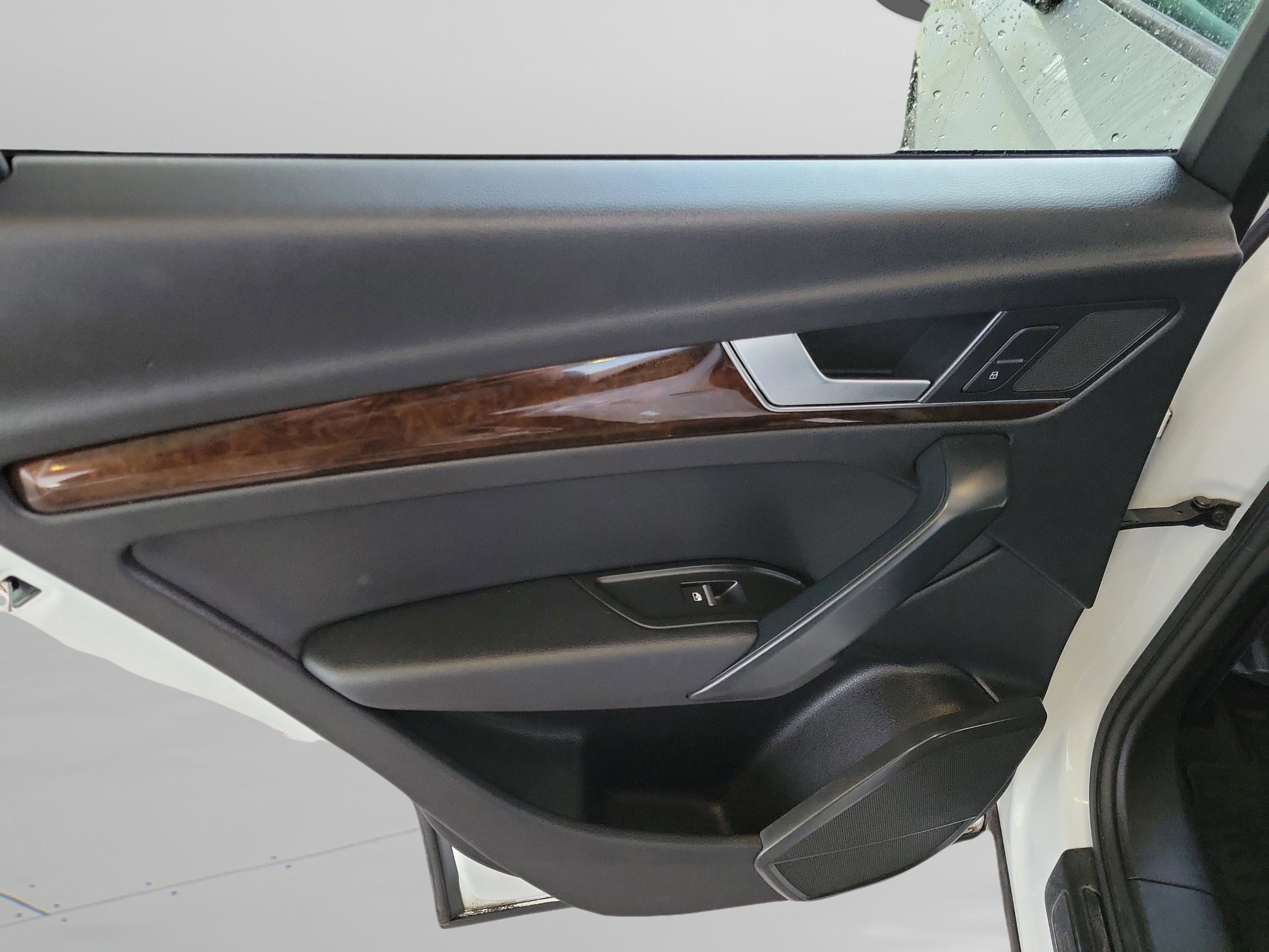 Used 2018 Audi Q5 2.0T Premium image 11