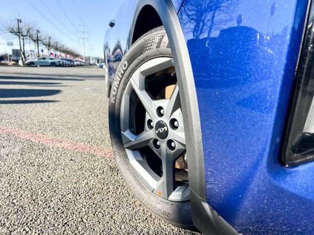 New 2025 Kia K4 LXS image 2