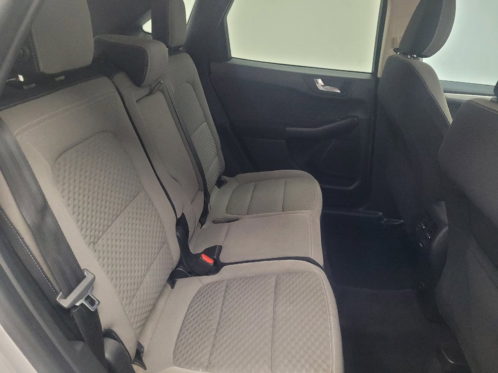 Used 2020 Ford Escape SE image 19
