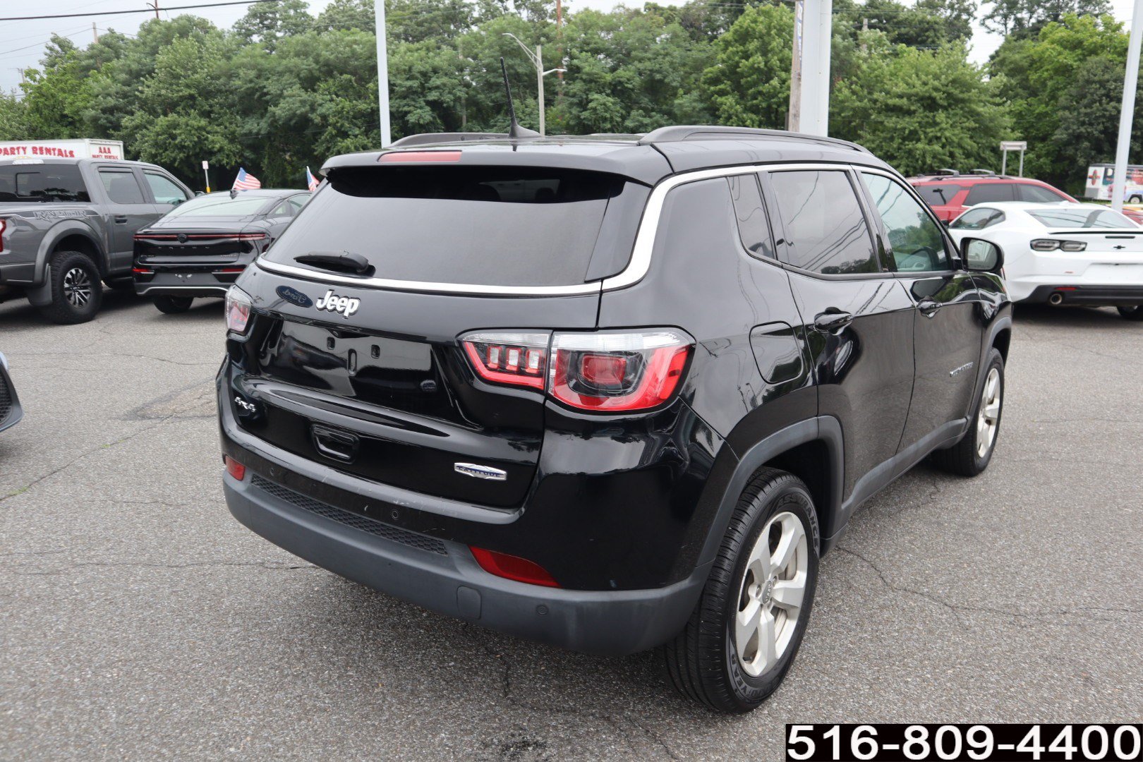 Used 2018 Jeep Compass Latitude w/ Popular Equipment Group AWD/4WD image 5