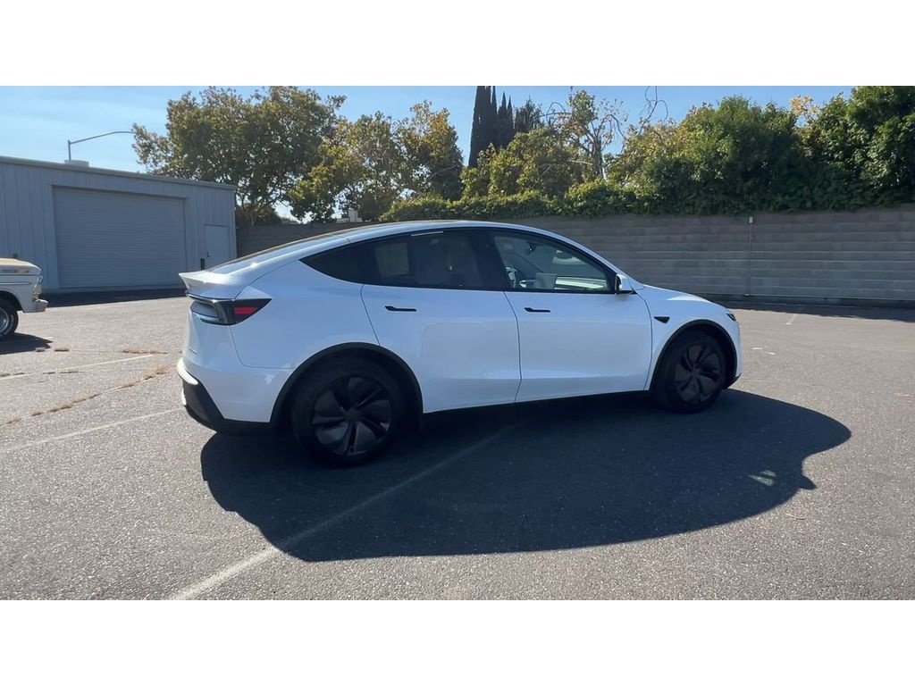 Used 2026 Tesla Model Y Long Range AWD/4WD image 12