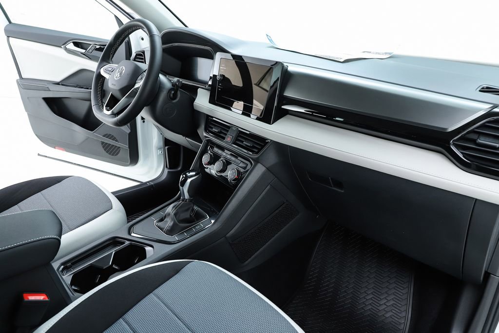 New 2026 Volkswagen Taos S image 32