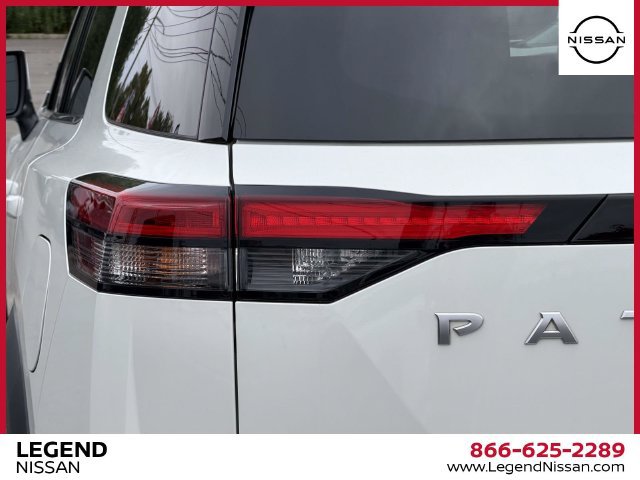 Certified 2024 Nissan Pathfinder Platinum w/ Cargo Package AWD/4WD image 13