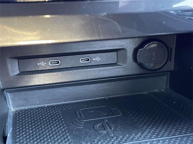 Used 2022 Volkswagen Tiguan SE image 37