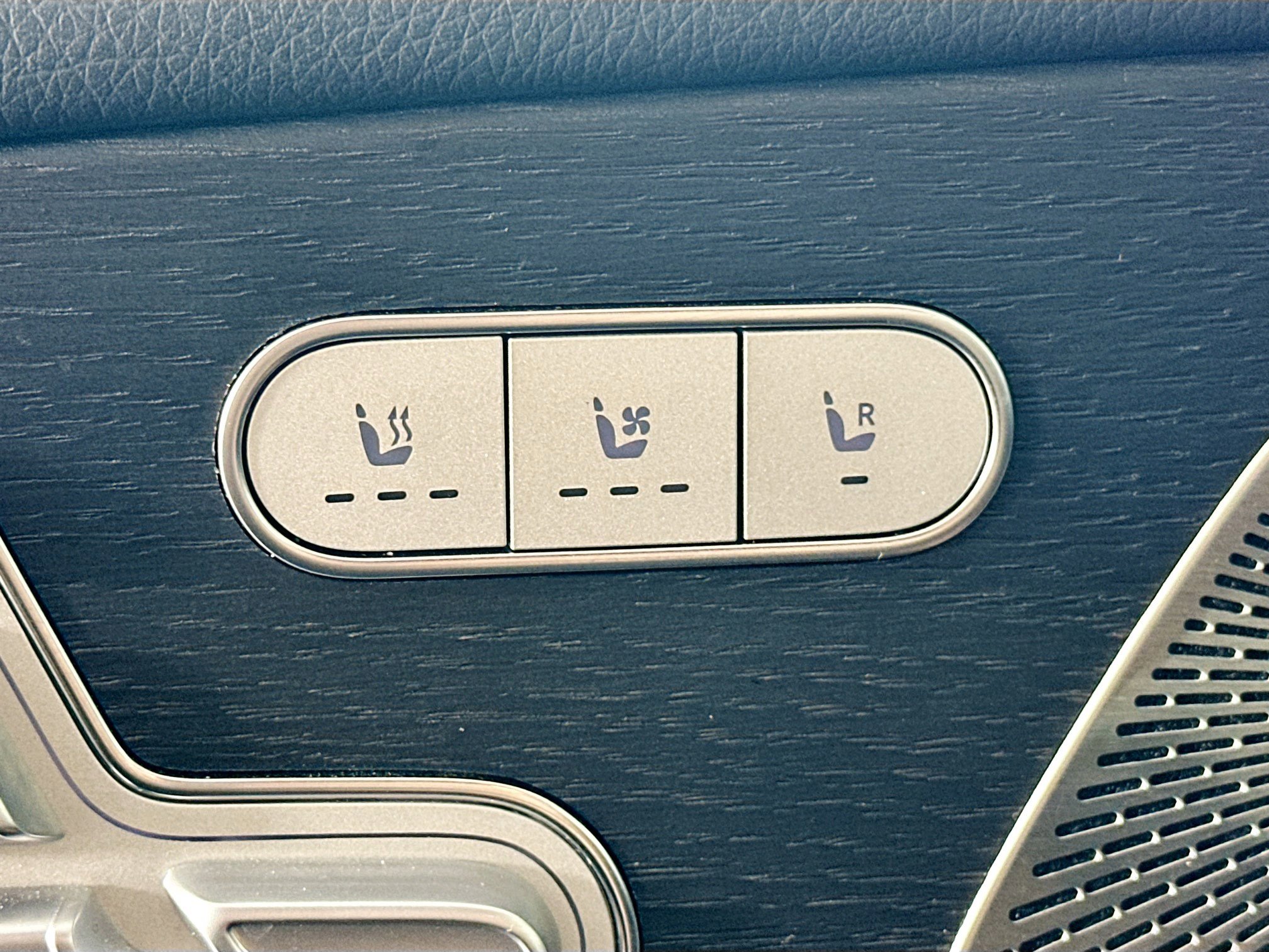 Used 2023 Mercedes-Benz GLS 450 4MATIC image 26