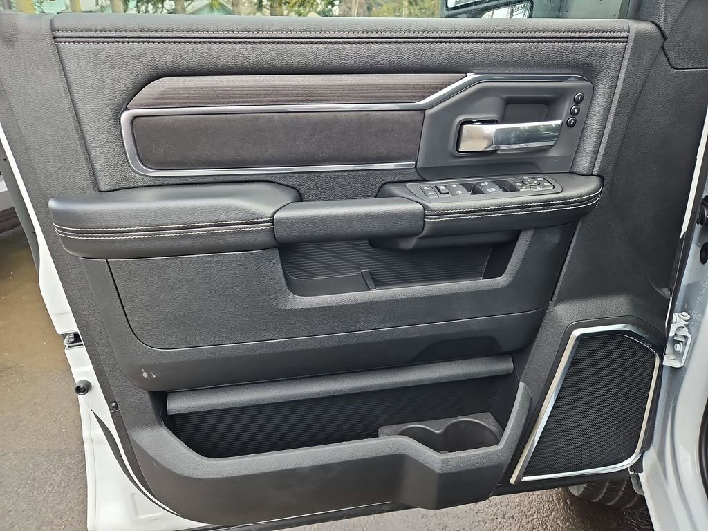 New 2026 RAM 2500 Laramie AWD/4WD image 11