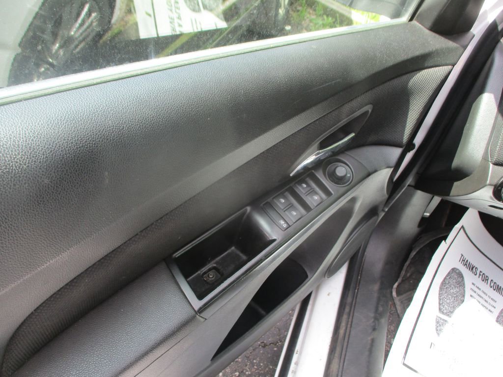Used 2013 Chevrolet Cruze Eco FWD image 8