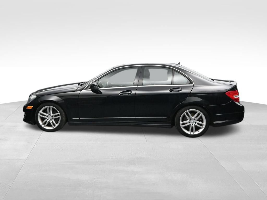 Used 2013 Mercedes-Benz C 300 4MATIC Sedan video 2