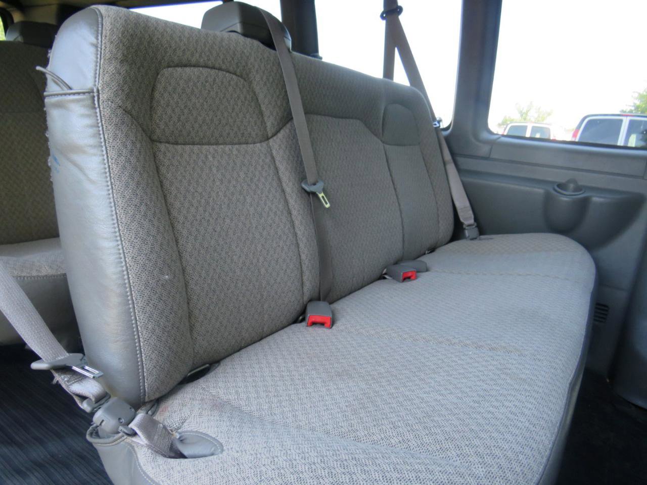 Used 2011 Chevrolet Express 3500 LS image 21