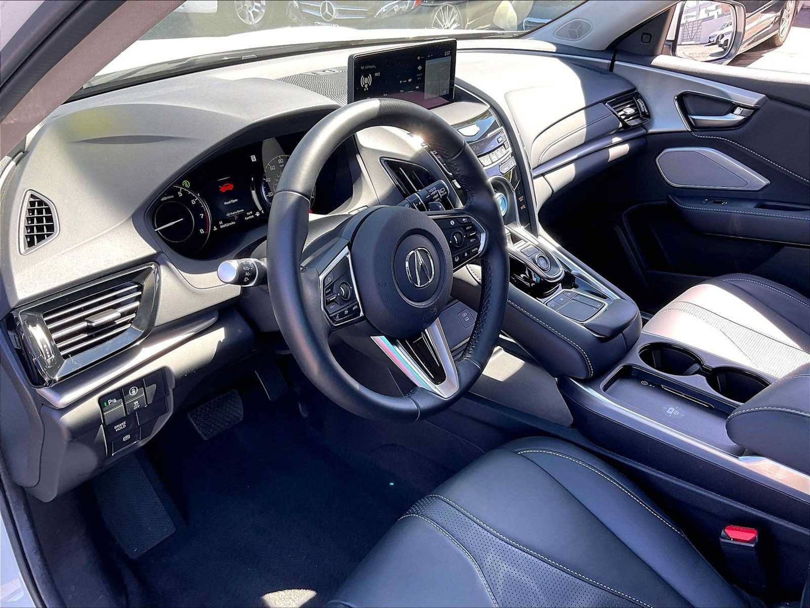 Used 2025 Acura RDX SH-AWD w/ Technology Package image 16