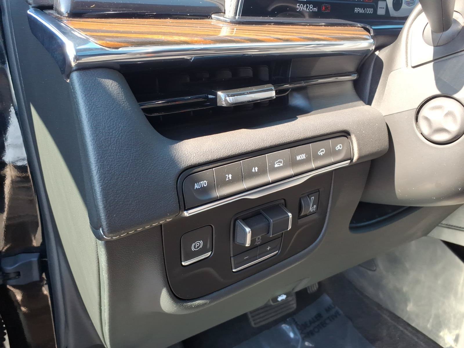 Certified 2023 Cadillac Escalade ESV Premium Luxury w/ Performance Package AWD/4WD image 26