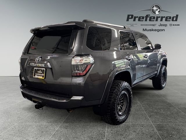Used 2022 Toyota 4Runner SR5 Premium AWD/4WD image 17